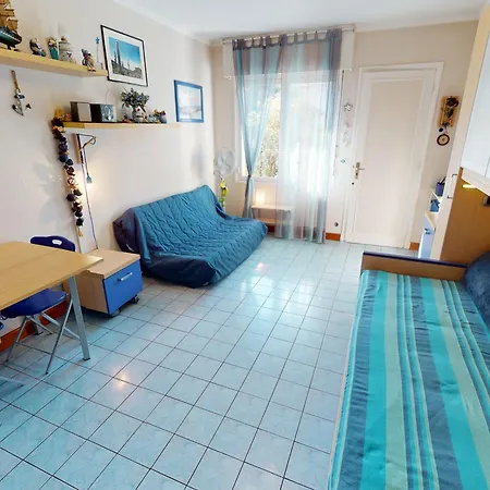 Avec Grande Terrasse, Garage Prive, Proche Centre Et A - Fr-1-196-276 *