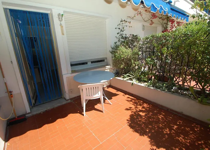 Lumineux Avec Grande Terrasse Et Garage Prive - Fr-1-196-276 Lejlighed